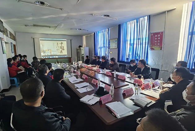 孙东深入快3平台制药有限责任公司主持召开现场